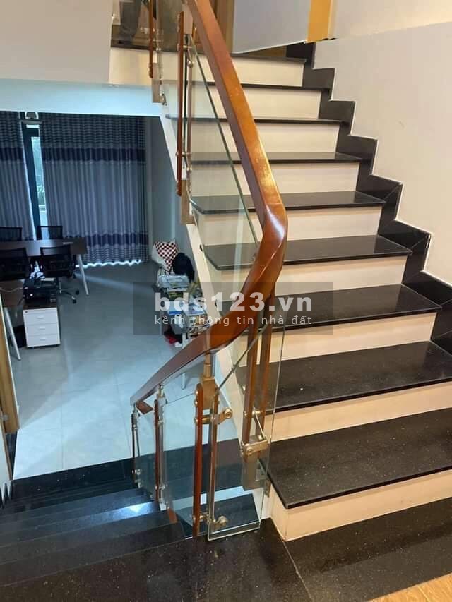 Cho thuê nguyên căn nhà mặt tiền gần khu Cityland Nguyễn Văn Lượng, gần Lottemart, quận Gò Vấp.