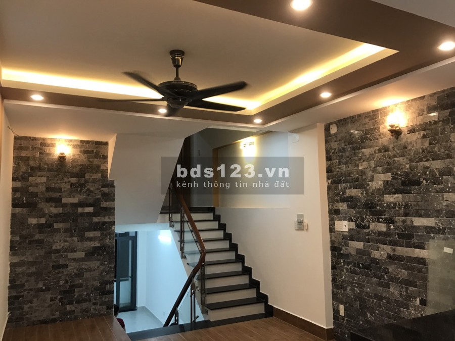 Cho thuê nguyên căn nhà mặt tiền gần khu Cityland Nguyễn Văn Lượng, gần Lottemart, quận Gò Vấp.