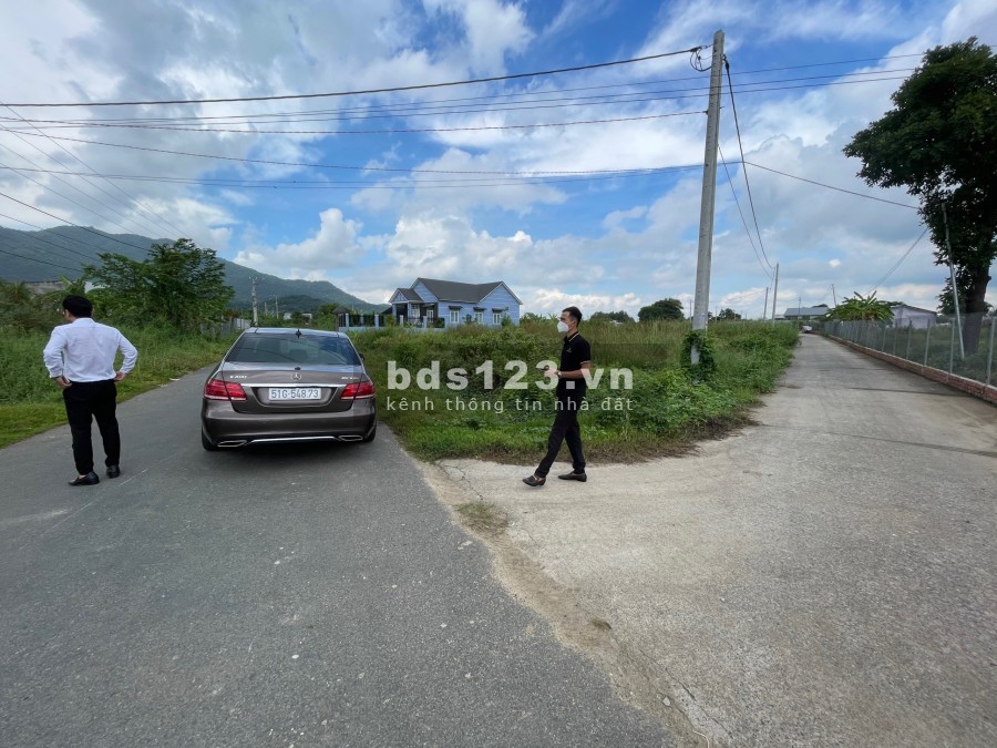 Đất trung tâm thị xã Phú Mỹ, view hồ thoáng mát, đường nhựa 7m, giá 1.17 tỷ