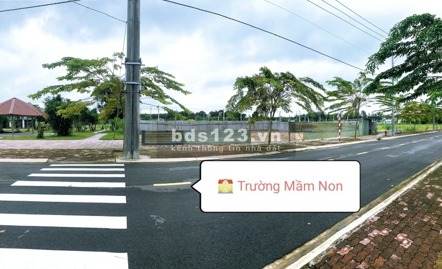 Chủ ngộp cần ra gấp lô đất 2 mặt tiền QL13 và dh516 ngân hàng hỗ trợ vay, sổ sẵn chính chủ