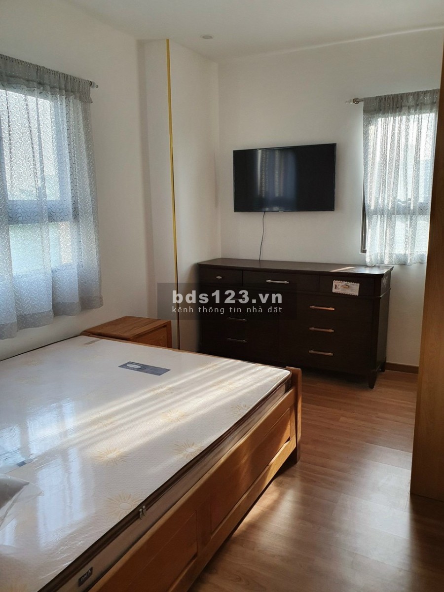 Cho thuê căn hộ Cityland 3PN, 2WC, nội thất cơ bản, view nhìn ra NVL, giá tốt 15,5 tr