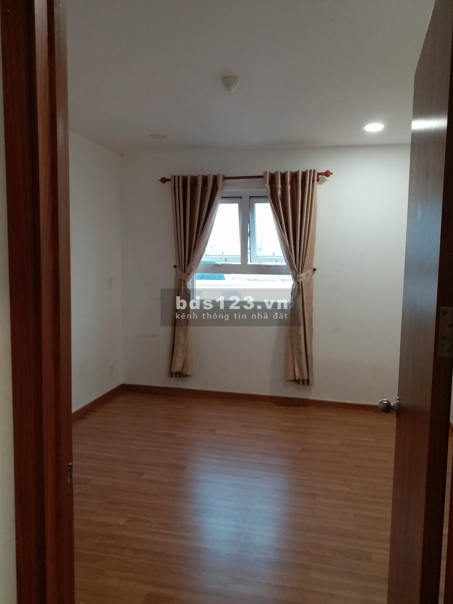 Cho thuê căn hộ Cityland 3PN, 2WC, nội thất cơ bản, view nhìn ra NVL, giá tốt 15,5 tr