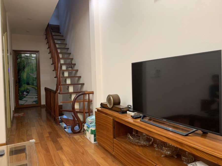 Siêu đẹp, thang máy, nội thất châu Âu, 5 tầng đúc, diện tích sử dụng 39m2, giá bán 7,1 tỷ