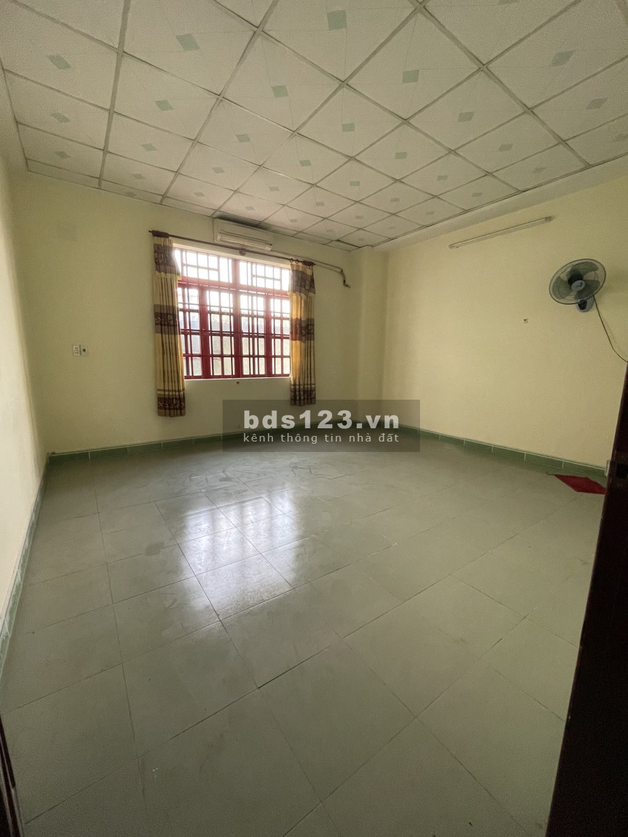 Phòng rộng 25m view đẹp nhà vệ sinh trong đường Lê Hồng Phong, thành phố Dĩ An