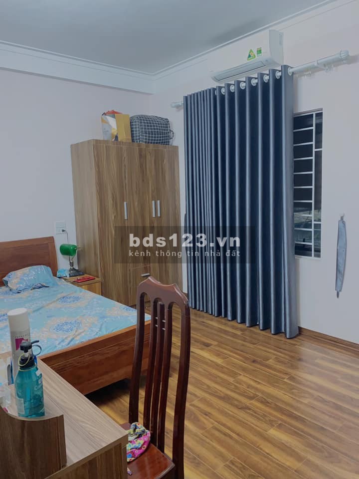 Bán nhà Ngọc Thuỵ 2 mặt thoáng, nhà đẹp ở ngay, dtsd 40m2, mặt tiền 5m, giá chào 2.85 tỷ