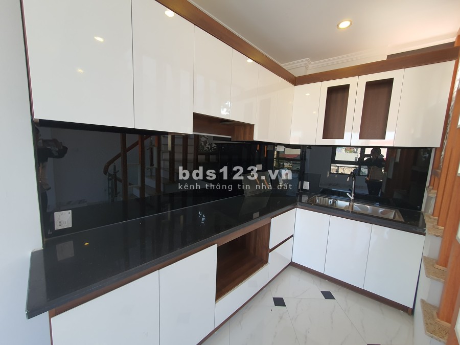 Siêu hiếm có 102 nằm giữa Hai Bà Trưng Hoàng Mai, nhà mặt phố chỉ 5.8 tỷ, 6 tầng đúc, view đẹp