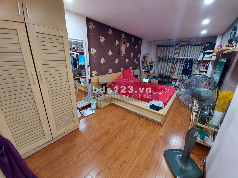 Bán nhà nguyên căn phố Ba Đình, lô góc nội thất xịn xò, giá rẻ nhất thị trường, liên hệ 0942781345