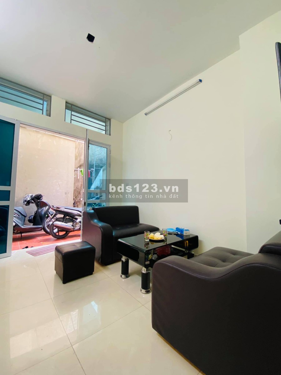 Nhà đẹp Thụy Phương 3 mặt thoáng sáng khách mua về ở ngay giá bán chỉ 2.5 tỷ, lhcc