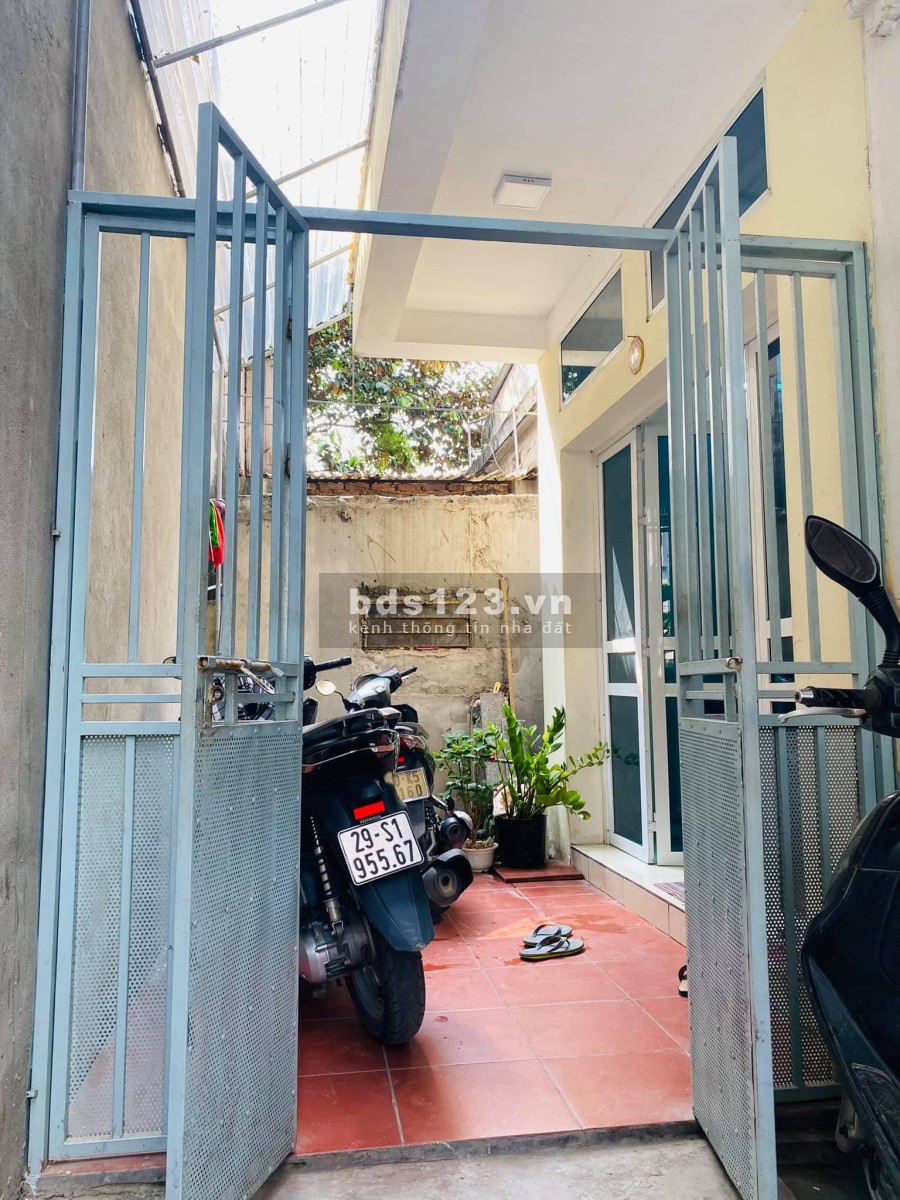 Nhà đẹp Thụy Phương 3 mặt thoáng sáng khách mua về ở ngay giá bán chỉ 2.5 tỷ, lhcc
