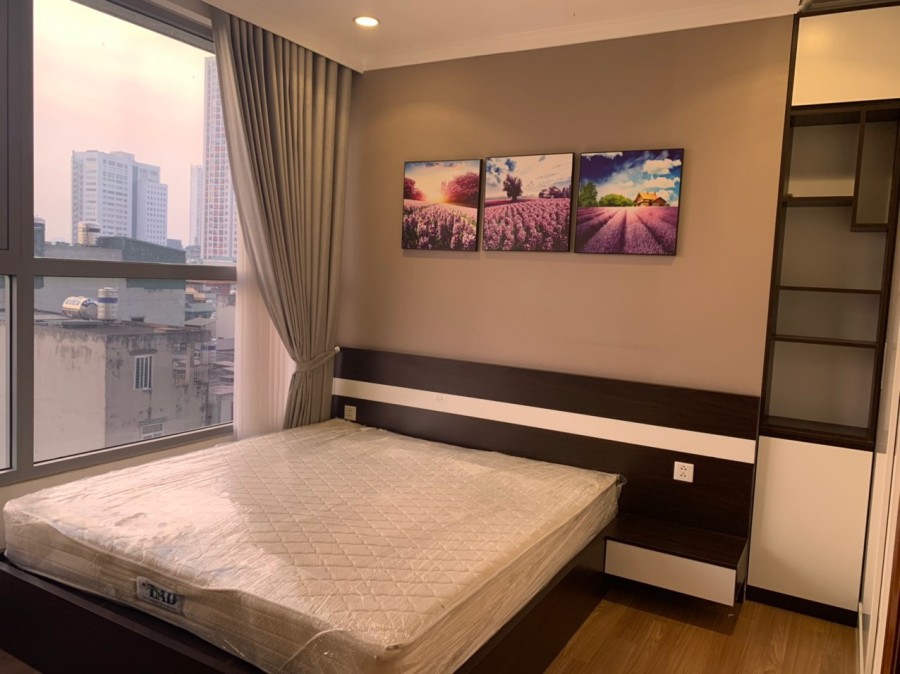 Chính chủ cho thuê căn hộ Times City diện tích 90m2, 2 phòng ngủ sáng, view sông vào ở ngay