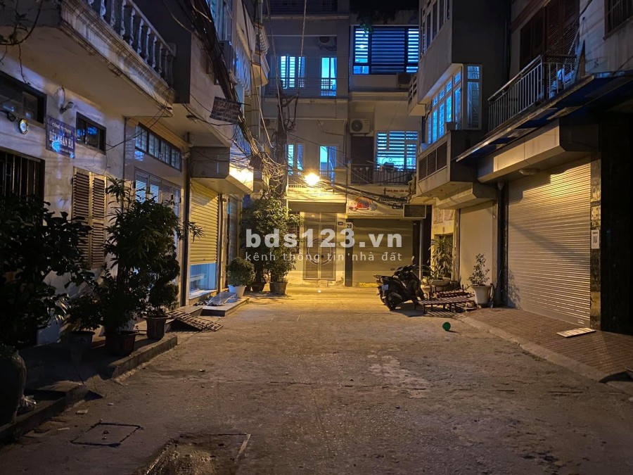 Cần Bán Nhà Liền Kề, Phân Lô VIP, Ô tô đỗ cửa. Kinh Doanh chỉ 7,9 tỷ. LH 0918651610