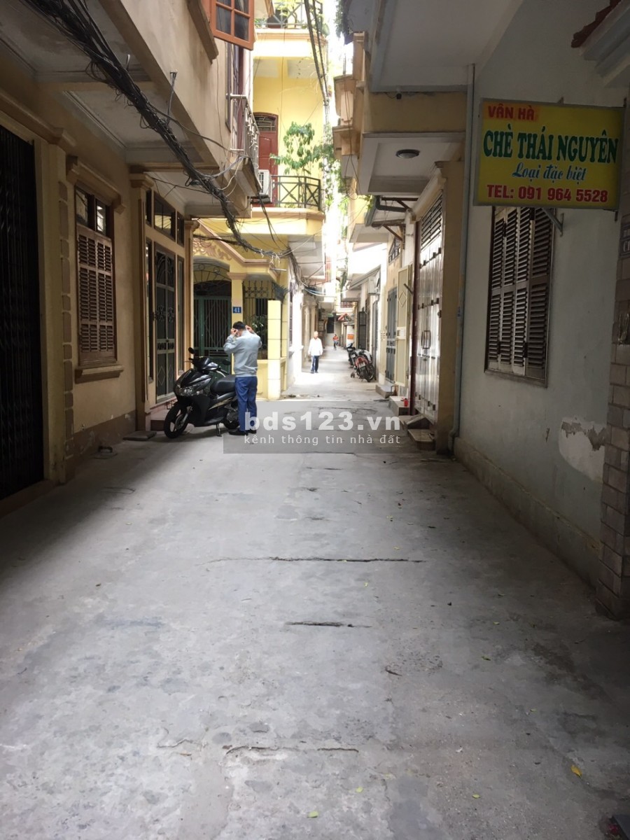 Bán gấp nhà diện tích 40m2, phân lô khu tập thể, ô tô đỗ cửa, Kinh Doanh Đa Ngành.