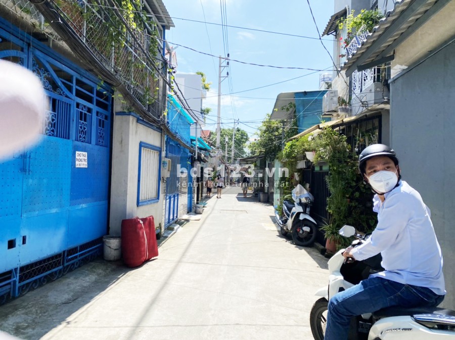 Bán nhà 2 lầu hẻm xe hơi 1716 đường Huỳnh Tấn Phát, Thị Trấn Nhà Bè giá bán chỉ 1.68 tỷ