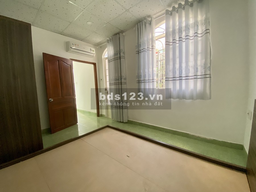 Cho thuê nhà nguyên căn hẻm xe hơi, 2PN, Có nội thất, 1 trệt 1 lầu khu dân cư đông