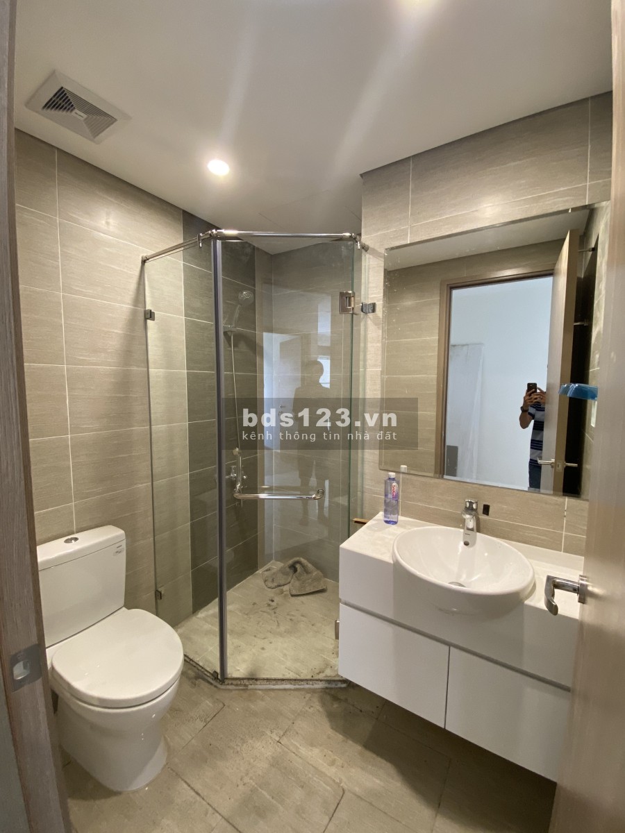 Chính chủ cần bán gấp căn hộ diện tích sử dụng 46m2, 1 pn, giá bán 2.1 tỷ sổ sẵn