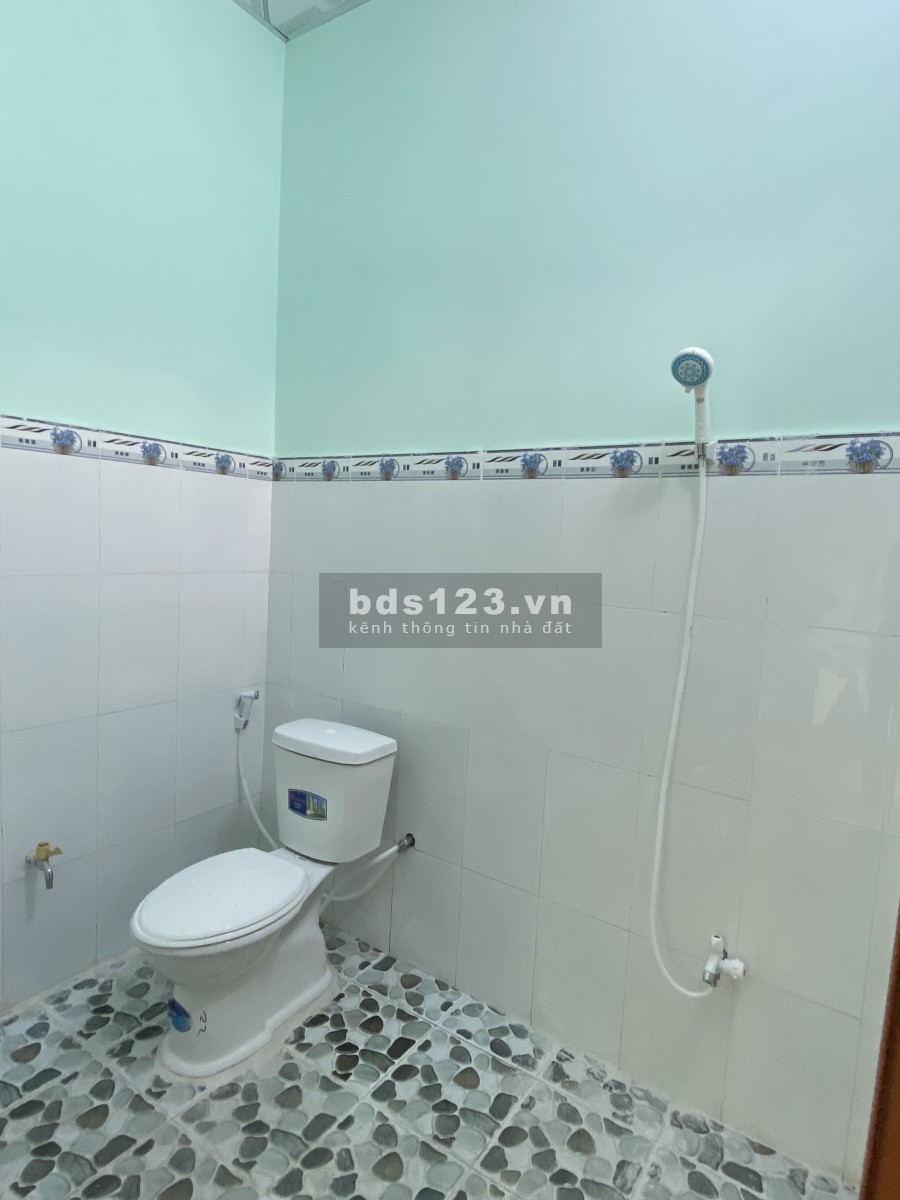 Cần Bán Nhà cấp 4 ngay cổng chợ mỹ phước và dãy trọ đơn 6 phòng 1 kiot, sổ hồng riêng