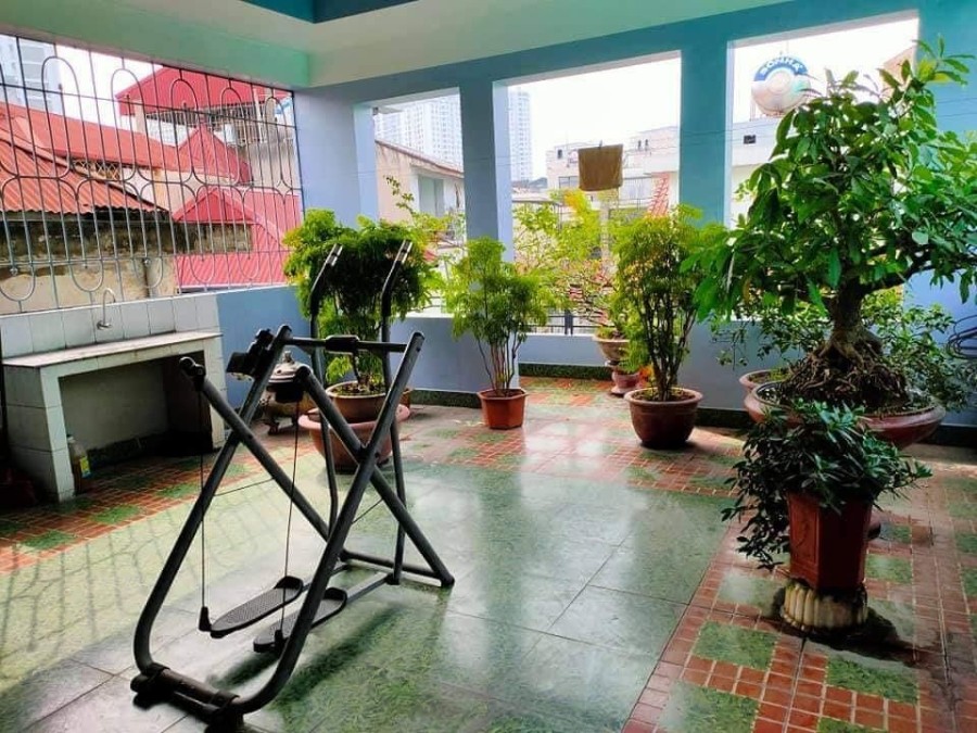 Nhà siêu đẹp, nở hậu, ngõ to, sát mặt đường, nội thất khủng, chủ nhà dễ tính.