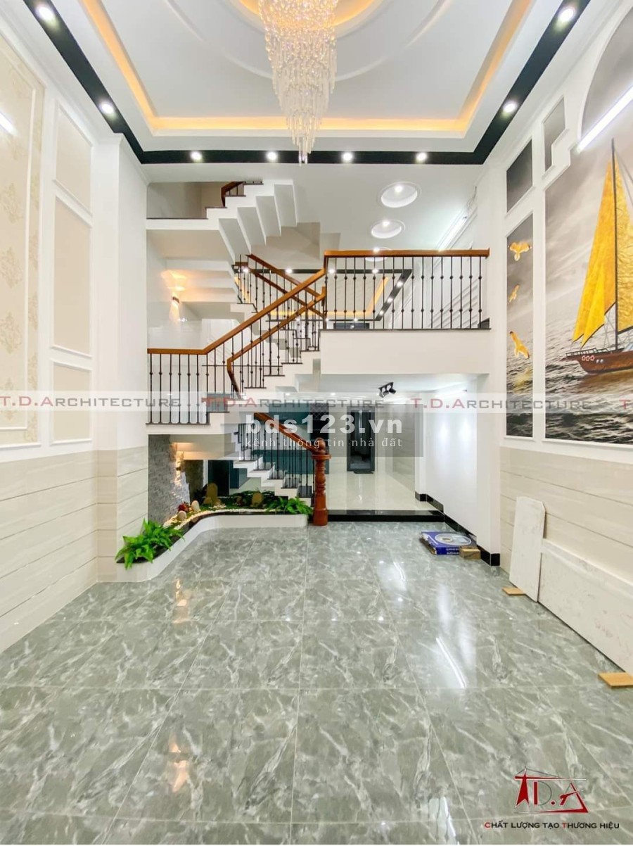 Cần bán gấp nhà thiết kế phong cách Châu Âu y hình đăng giá 6.9 tỷ, liên hệ 0915718879