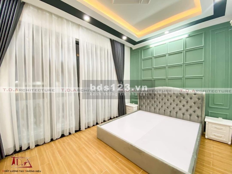 Cần bán gấp nhà thiết kế phong cách Châu Âu y hình đăng giá 6.9 tỷ, liên hệ 0915718879