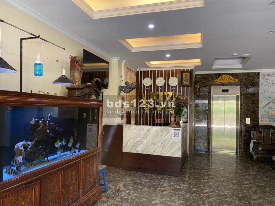 Khách sạn chính chủ cần bán để lại toàn bộ nội thất vào là kinh doanh luôn được, giá 20 tỷ