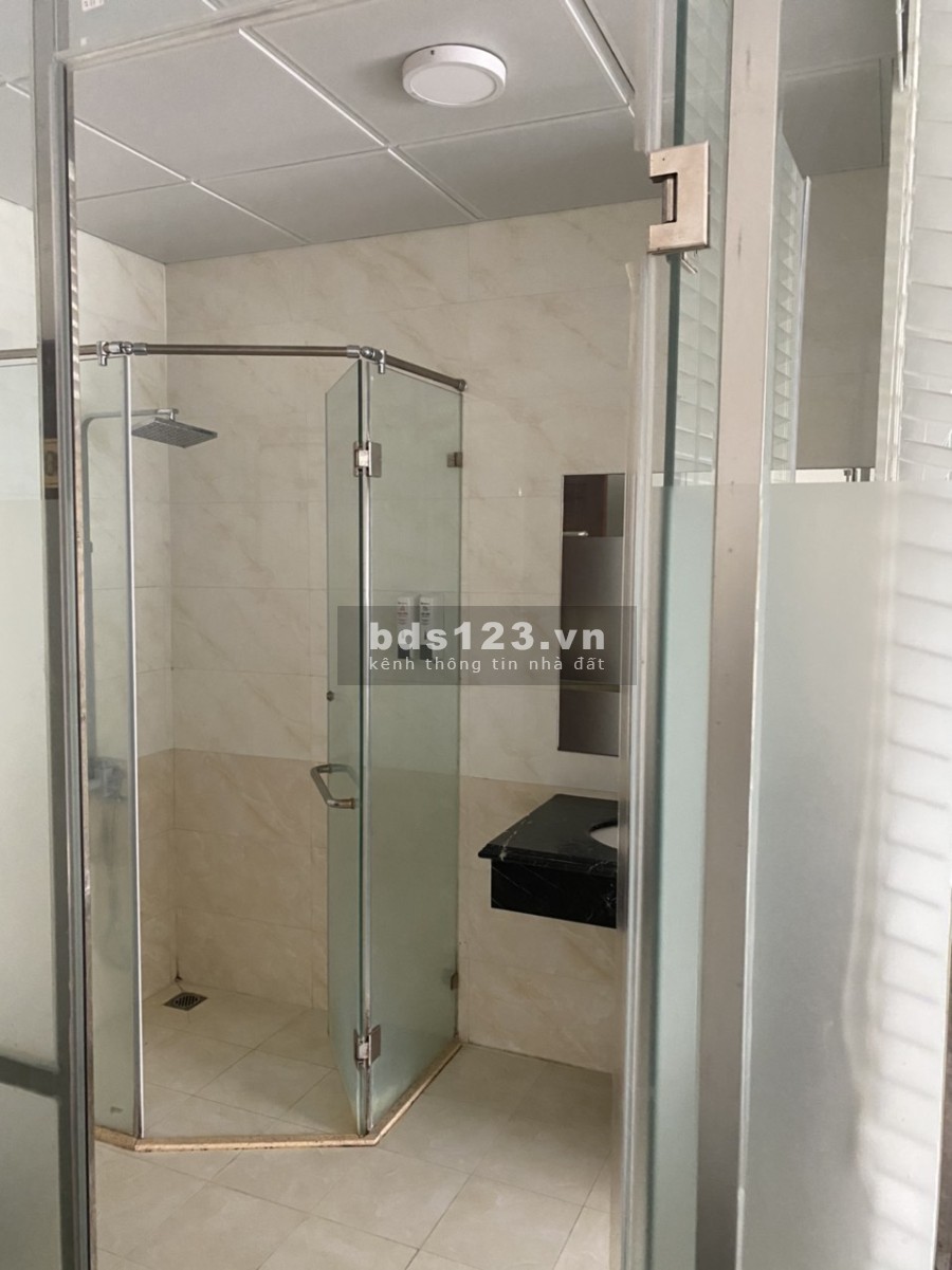 Khách sạn chính chủ cần bán để lại toàn bộ nội thất vào là kinh doanh luôn được, giá 20 tỷ