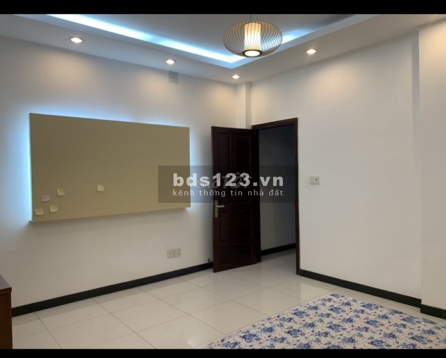 Cần cho thuê nhà nguyên căn mt đường số 5 có nội thất liên hệ 0915718879, khu dân trí cao