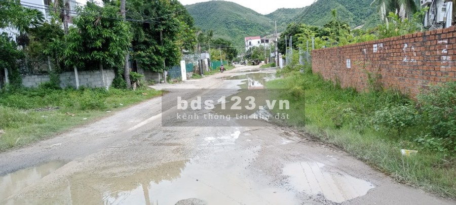 Bán đất mặt tiền đường Bình Hoà xã Phước Đồng, giá bán 4.5 tỷ, thương lượng, pháp lý chuẩn