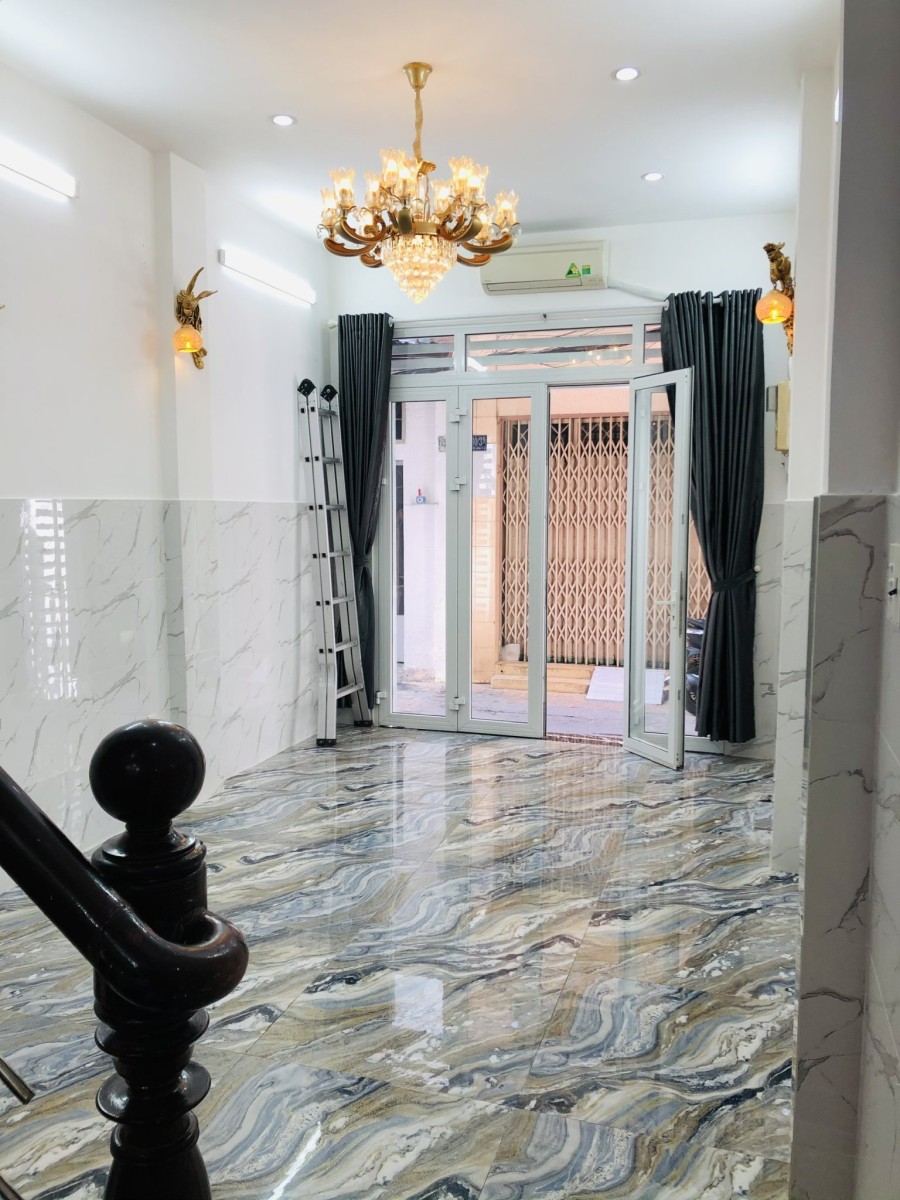 Bán nhà đẹp ở liền, 2 mặt hẻm trước sau, 3 tấm 114m2, Trần Hưng Đạo, Quận 5 giá bán 8 tỷ
