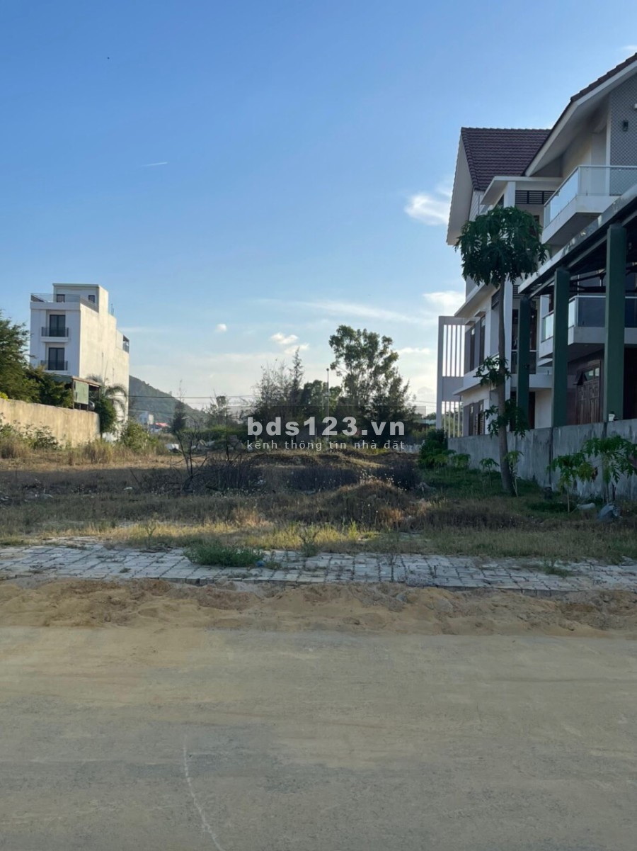 Bán Đất biển mặt tiền Trường Sa, ĐN, Đối diện Hayatt, thích hợp xây khách sạn, siêu thị, kinh doanh