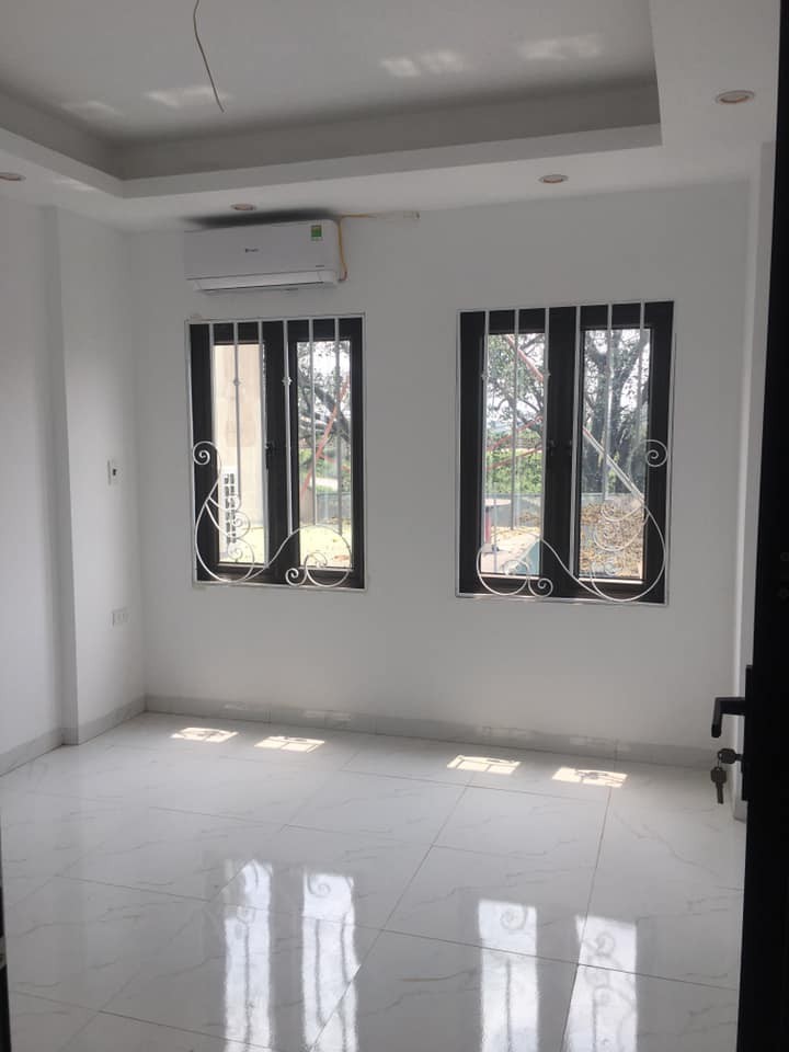 Bán nhà nguyên căn diện tích sử dụng 30m2, giá bán 2.65 tỷ, vị trí đẹp, gần phố, sổ sẵn chính chủ