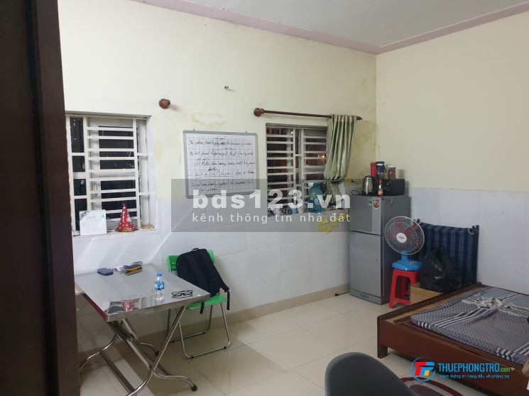 Phòng diện tích sử dụng 20m2 cửa sổ ban công Đường D1 Linh Tây cho thuê chính chủ