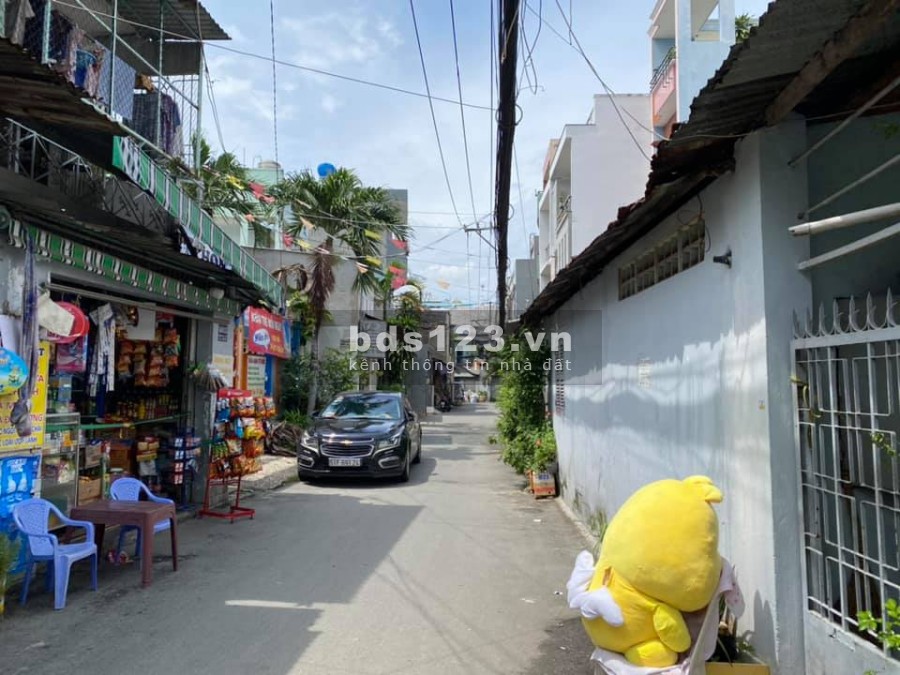 Bán đất tặng nhà C4, hxh, gần mặt tiền, chỉ 55 triệu/m2, Phạm Văn Chiêu, dtsd 77m2, giá bán 4.35 tỷ