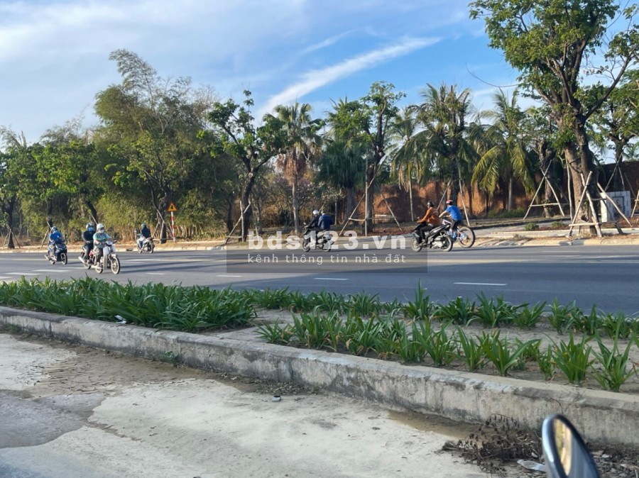 Bán Đất biển mặt tiền Trường Sa, ĐN, Đối diện Hayatt, thích hợp xây khách sạn, siêu thị, kinh doanh