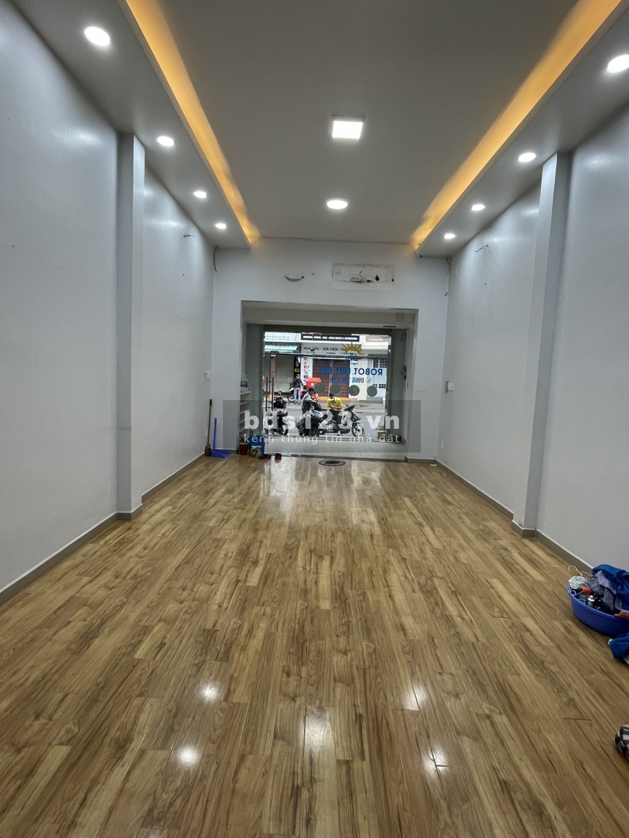 Nhà hẻm xe hơi đường Tân Cảng: Trệt 3 Lầu Full Máy Lạnh: Phù Hợp văn phòng công ty