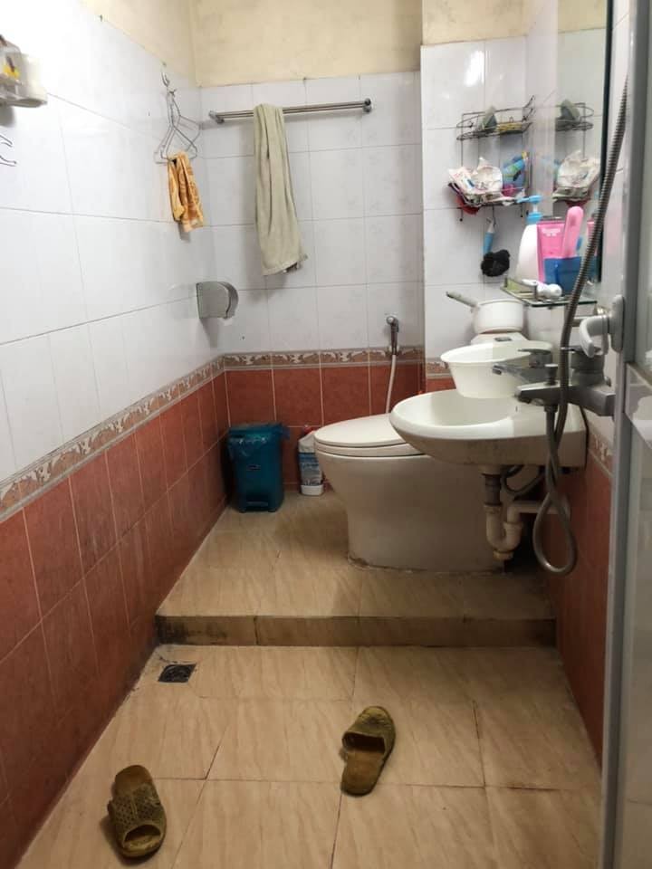 Bán gấp nhà Phạm văn đồng đối diện cổng đại học Ngoại Ngữ Nhà Đẹp Ngõ Nông Ôto đỗ cổng giá 5 tỷ