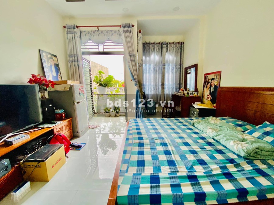 Bán nhà Nguyễn Hữu Tiến quận Tân Phú, DT 4x15m, 2 tầng, HXH, Giá rẻ