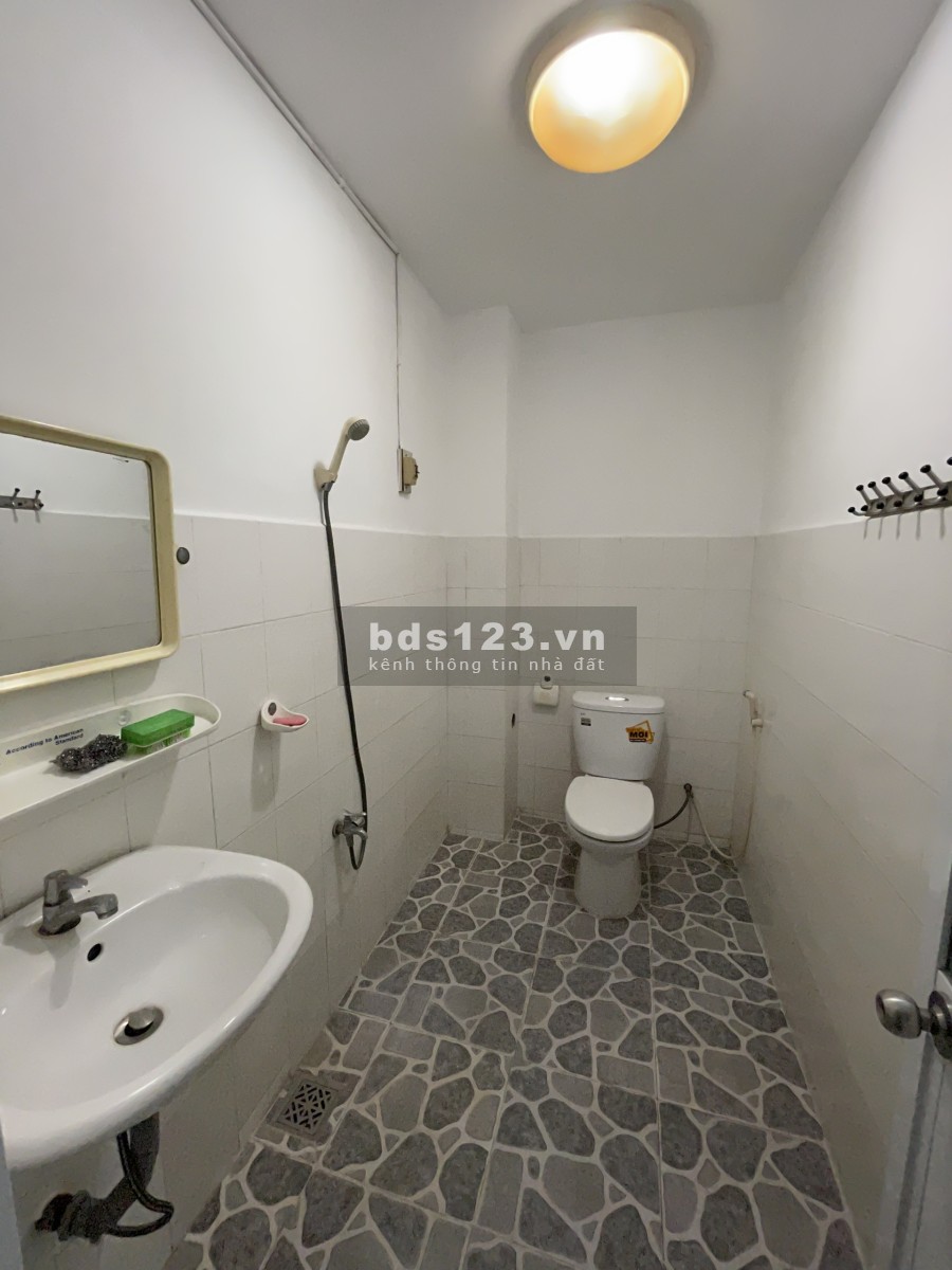 Nhà hẻm xe hơi đường Tân Cảng: Trệt 3 Lầu Full Máy Lạnh: Phù Hợp văn phòng công ty