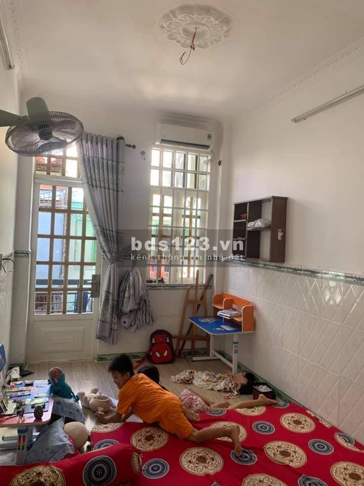 Bán Nhà Chính Chủ Quận 10 diện tích sử dụng 30m2 3 tầng giá bán nhanh 4.3 tỷ