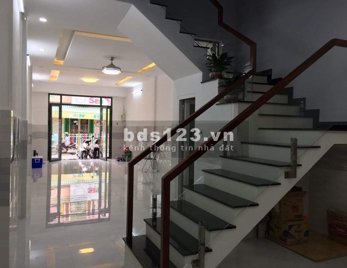 Cần cho thuê phòng chính chủ gần bến xe buýt Quận Wifi Free, liên hệ chính chủ 0908376766