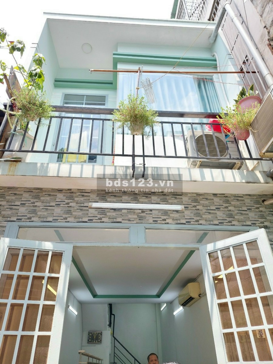 Bán Nhà Chính Chủ Quận 10 diện tích sử dụng 30m2 3 tầng giá bán nhanh 4.3 tỷ