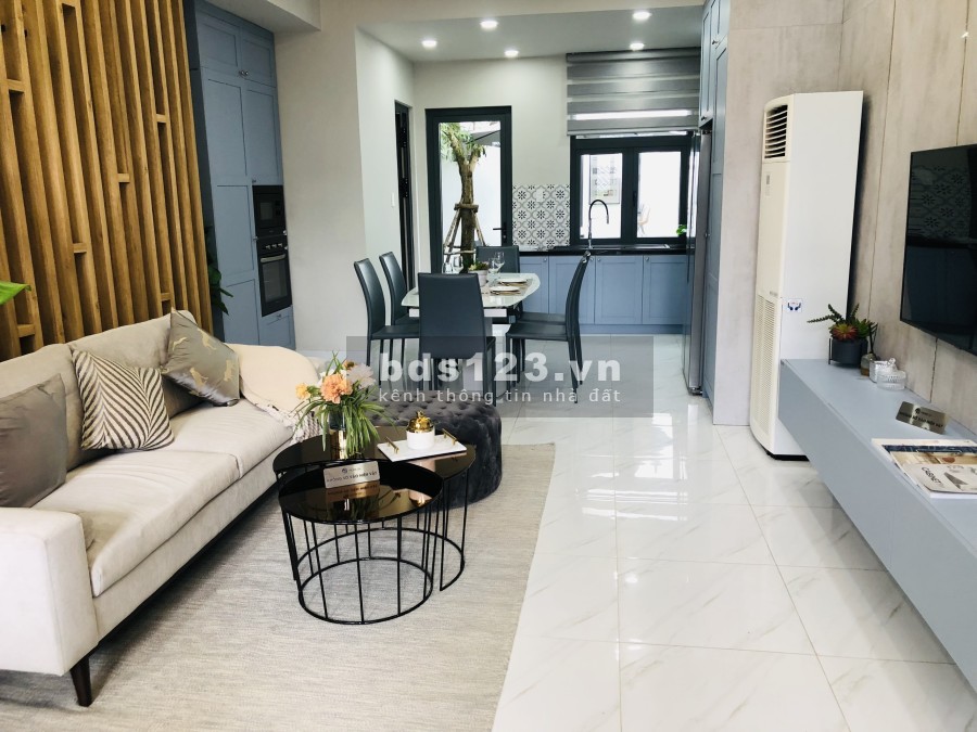 Bán nhà 1 trệt 1 lầu diện tích 80m2 sở hồng riêng, ngay chợ Hưng Long-Bình Chánh.