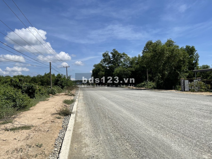 Bán lô đất rộng 2700m2(25x108) đất Mặt Tiền Hùng Vương, Tân Bình, LaGi, Bình Thuận.