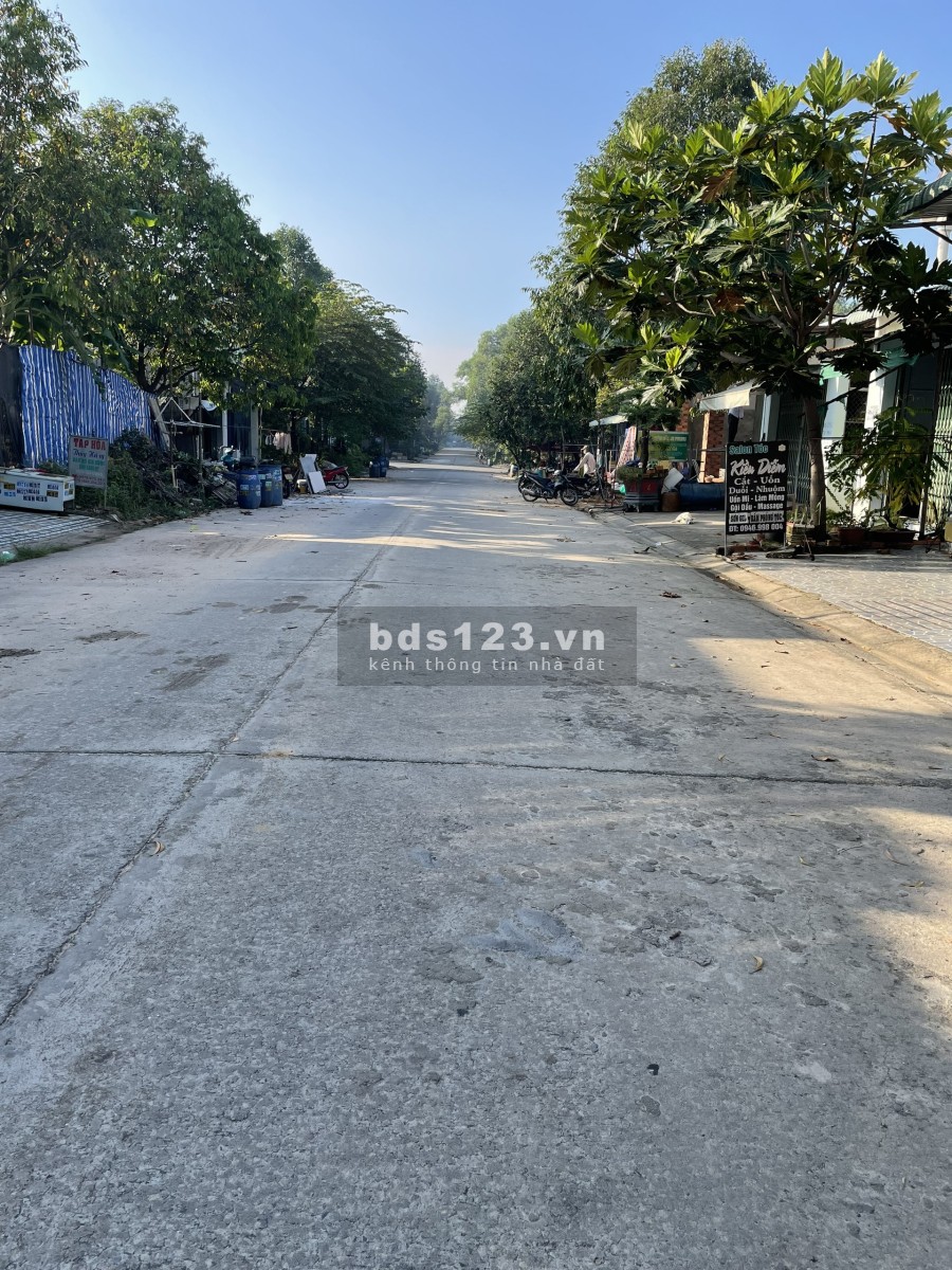 Gia đình về quê định cư cần bán lô đất sổ riêng tại Phường Thới Hòa giá bán 950 triệu