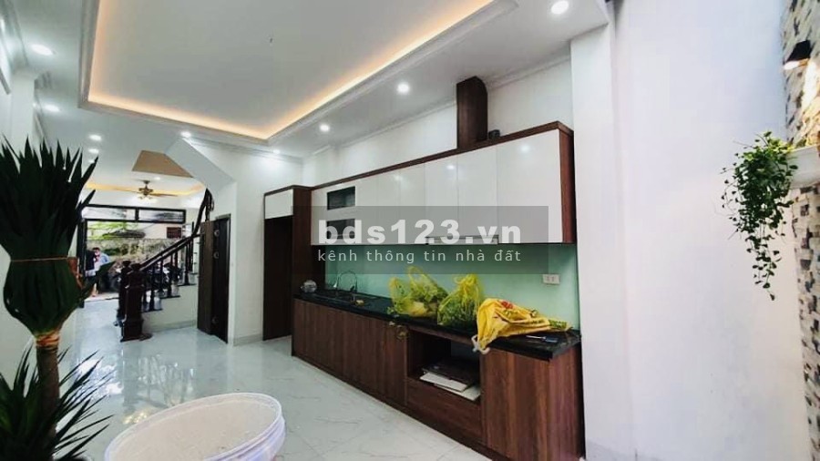 Bán nhà mới Quận Thanh Xuân, diện tích sử dụng 50m2, giá nhỉnh 4 tỷ, 2 mặt thoáng, ở ngay
