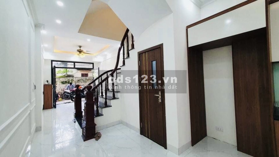 Bán nhà mới Quận Thanh Xuân, diện tích sử dụng 50m2, giá nhỉnh 4 tỷ, 2 mặt thoáng, ở ngay