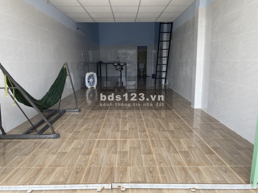 Cho thuê phòng trọ mặt đường sạch sẽ thoáng mát, khu an ninh, diện tích 45m2, giá tốt