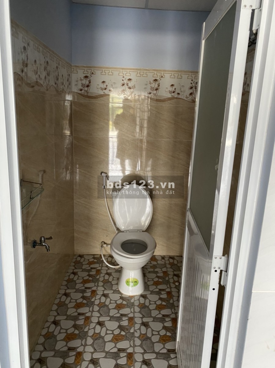 Cho thuê phòng trọ mặt đường sạch sẽ thoáng mát, khu an ninh, diện tích 45m2, giá tốt
