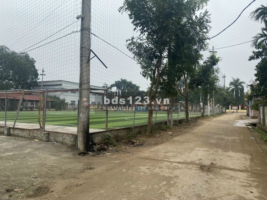 Bán đất ngay trung tâm xã Phú Cát, sát khu công nghiệp cao Hoà Lạc, diện tích 180m2