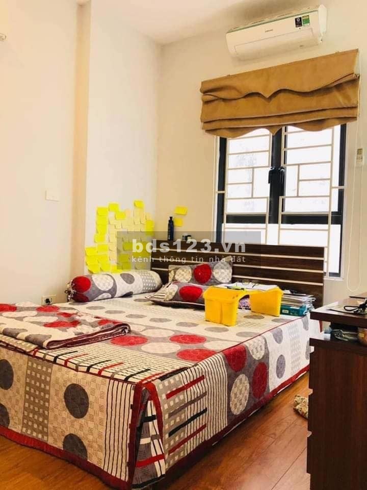 Nhà hiếm phố Cầu Am, Ô tô đõ cửa, Kinh doanh, 30m2, 4 tầng, nhỉnh 2 tỷ lh 0944468279