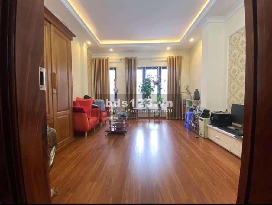 Nhà hiếm phố Cầu Am, Ô tô đõ cửa, Kinh doanh, 30m2, 4 tầng, nhỉnh 2 tỷ lh 0944468279